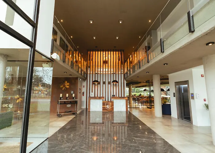 La Urumpta Hotel, Aken Mind