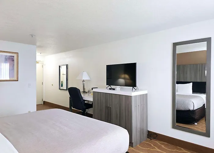 Quality Inn & Suites Longview Kelso