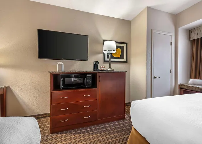 Best Western Plus Peak Vista Inn & Suites