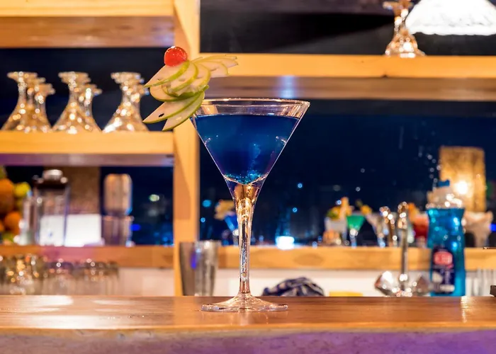 Azur Paradise Hotel&Rooftop Bar