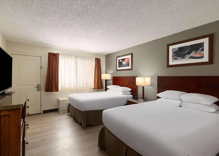 Ramada By Wyndham Elko Hotel At Stockmen'S Casino