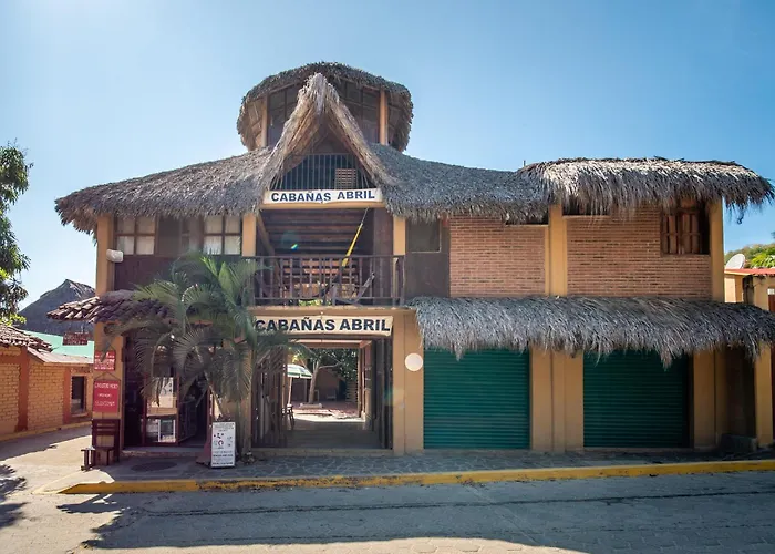Oyo Cabanas Abril, Mazunte