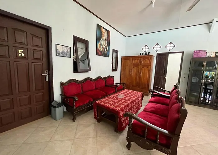 Hotel O Aero Kost Bu Lisa Syariah Near Pasar Tradisional Lawang