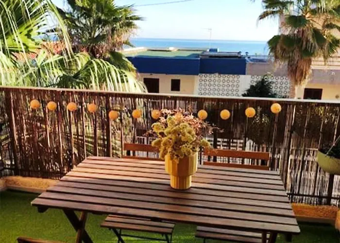 Apartamento segunda línea piscina frente al mar