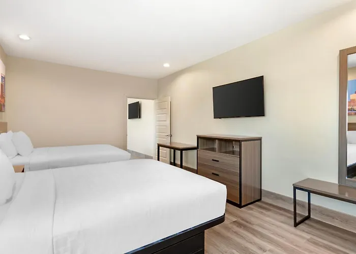 Clarion Pointe Spring - Houston North