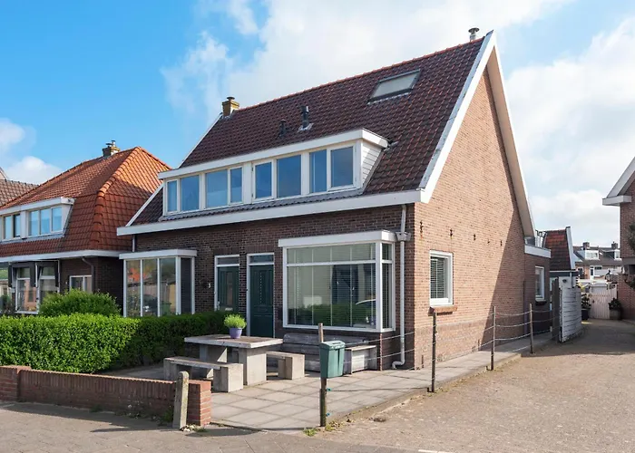 Wijkiki Surf House