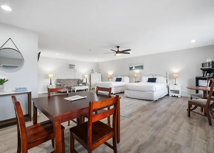 East Shore Lodging