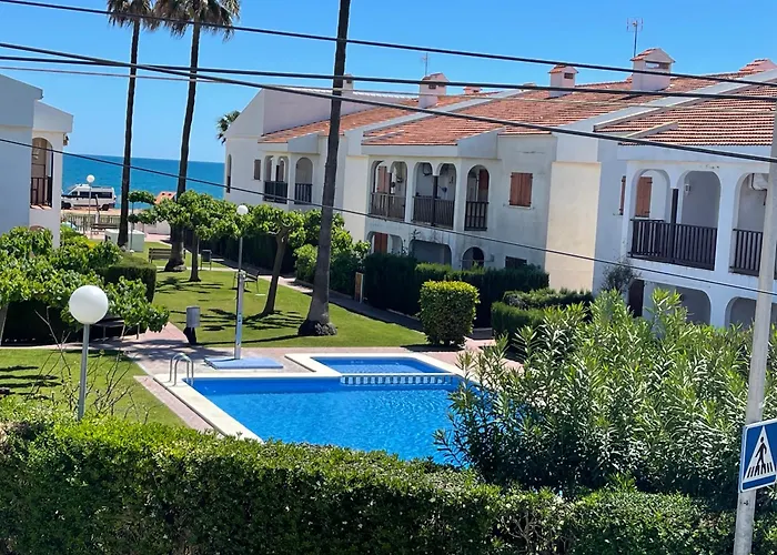 Las Tres Palmeras