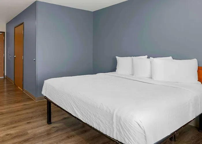 Extended Stay America Select Suites - Cleveland - Airport