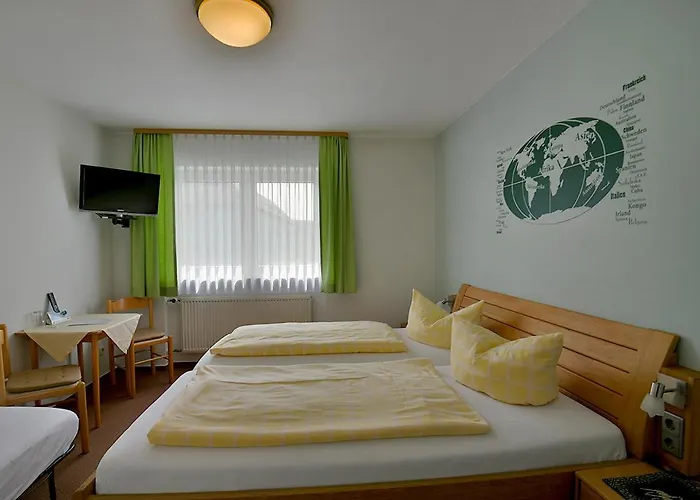 Cafe Und Hotel Zum Gruenen Baum