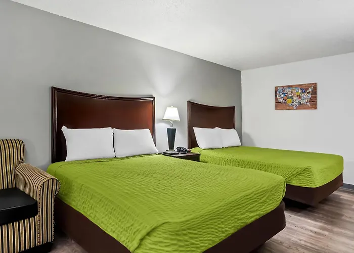 Econo Lodge Inn & Suites Auburn