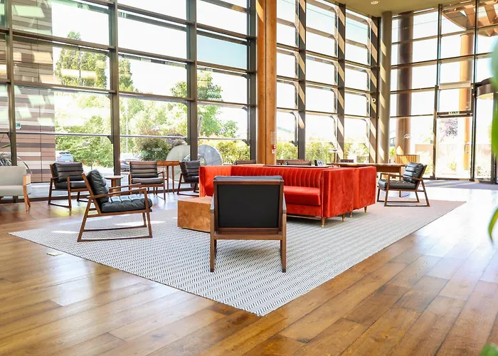 The Orchard Hotel & Restaurant