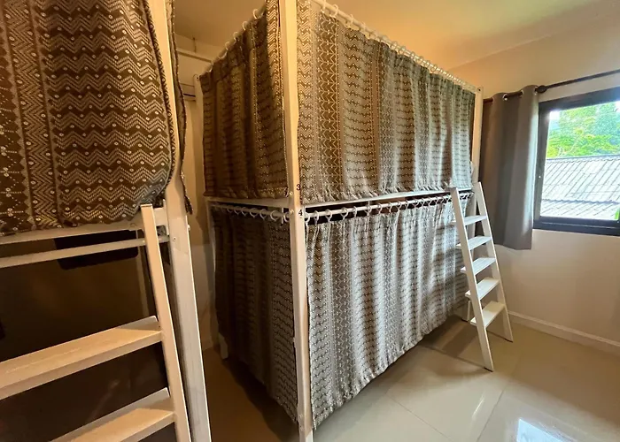 Purple House - Female Only Boutique Hostel