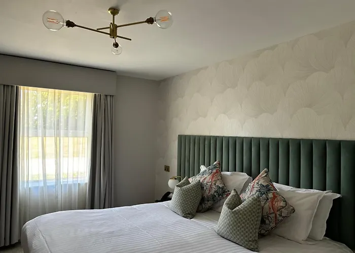 Hatherley Manor Hotel & Spa