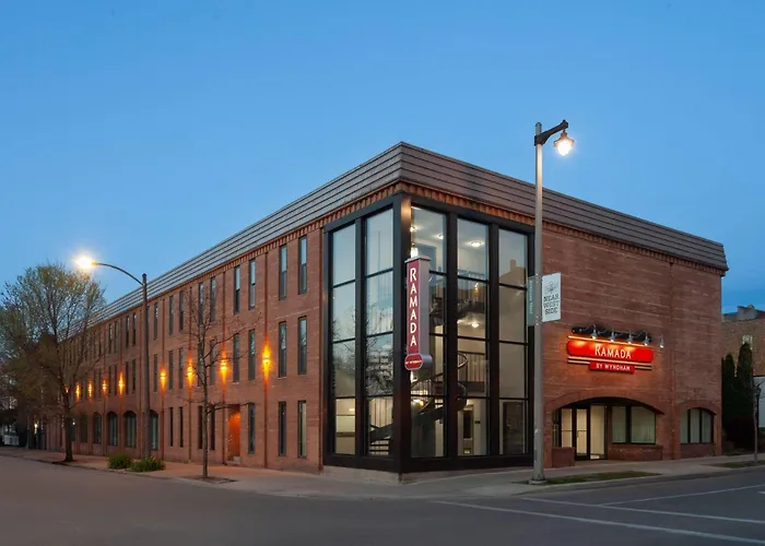 Ramada By Wyndham Milwaukee