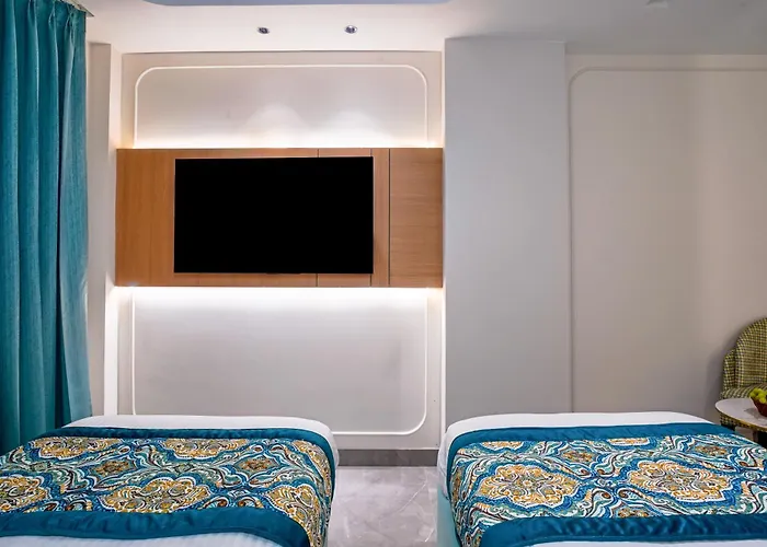 Horizon By La Riqueza Hotels , New Delhi City Centre