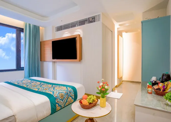 Horizon By La Riqueza Hotels , New Delhi City Centre