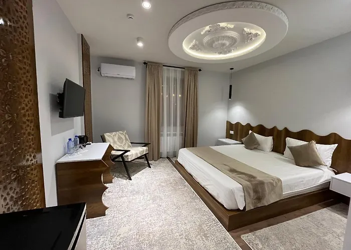 Khans Palace Hotel