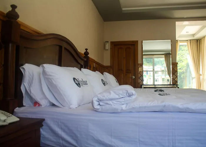 Kunhar Hotel Riverside Block