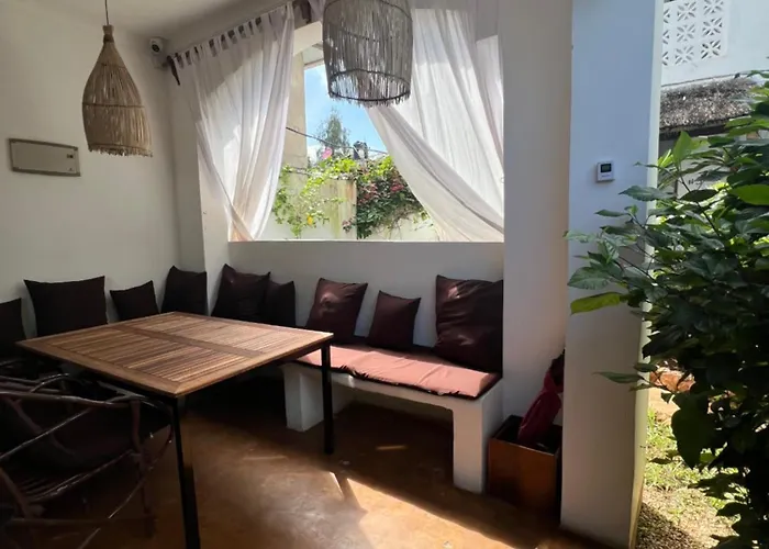Siri Beach Lodge