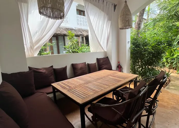 Siri Beach Lodge