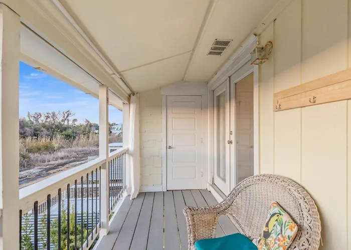 Searenity Awaits - 2-Bd, 2-Ba Coastal Escape! Pet Friendly!