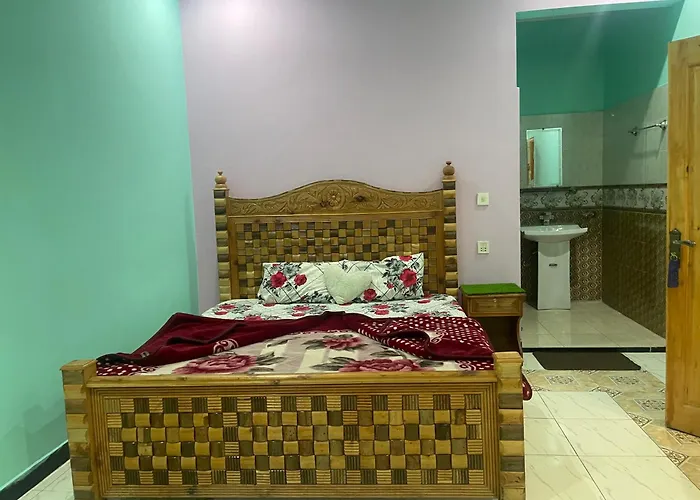 River Nights Hotel & Restaurant, Mahandri