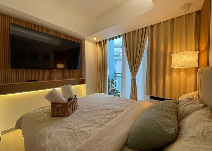 Supreme Luxury 2Br Condo - Azure Urban Resort Residences Near Manila Airport