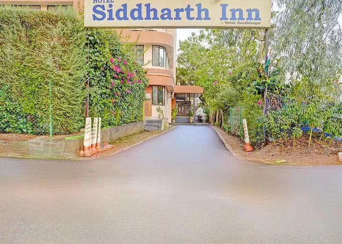 Fabhotel Siddharth Inn - Nr Siddharth Bunglows