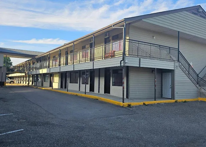 Camelot Court Motel