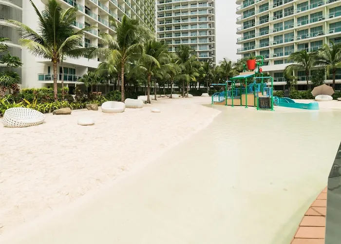 Cozy Green 1 Bedroom Unit With Balcony Azure Bahamas South