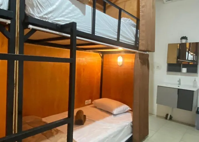 Fi Hostel Kuta Lombok