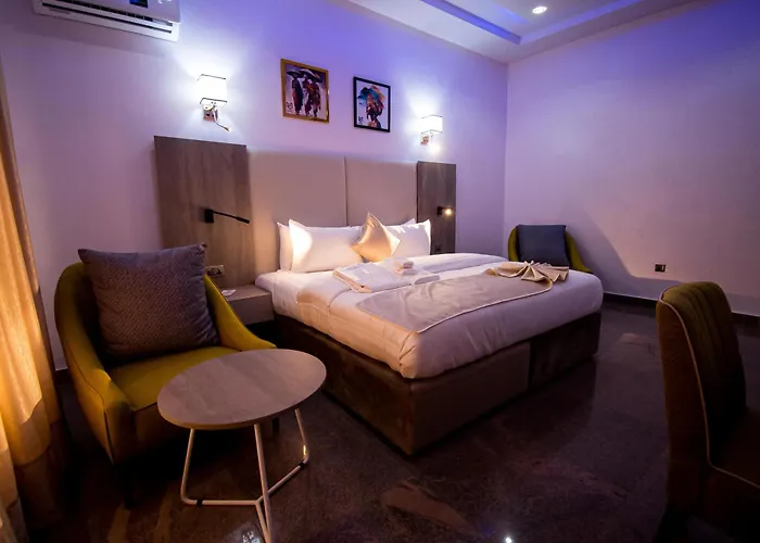 Marchforte Courtyard Hotel & Suites