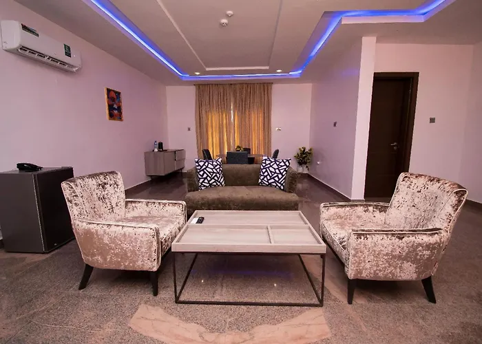 Marchforte Courtyard Hotel & Suites