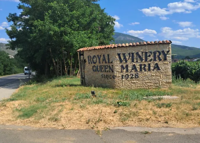 Queen Maria Estate Apartments Winery Restaurant