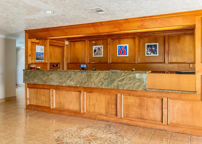 Motel 6-Alvin, Tx