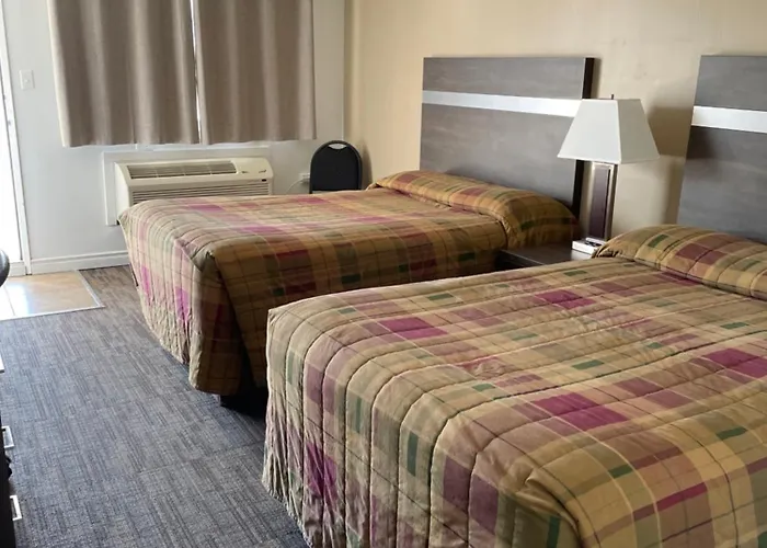 Hilltop Motor Inn