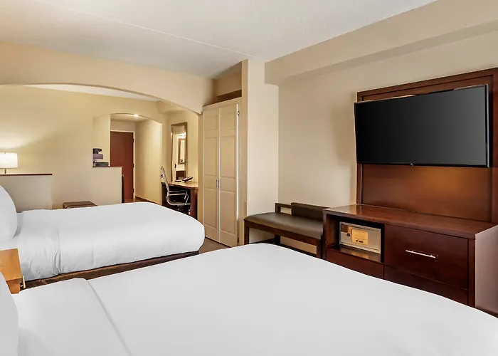 Comfort Suites State College Near Penn State - Steps Away From Psu!