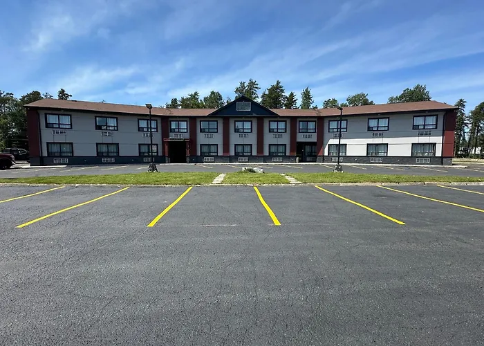 Hwy 17 Hotel