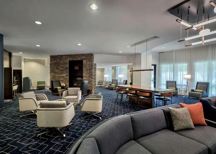 Courtyard By Marriott Paramus