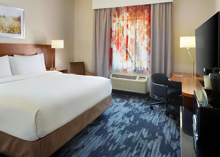 Fairfield Inn And Suites Charleston North/University Area
