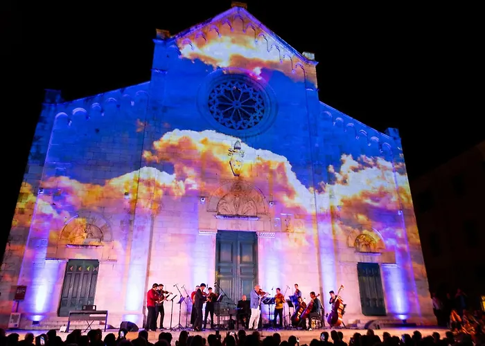 Art Hotel Pietrasanta
