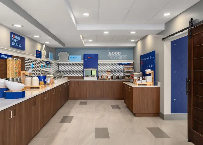 Holiday Inn Express Fayetteville Fort Bragg By Ihg