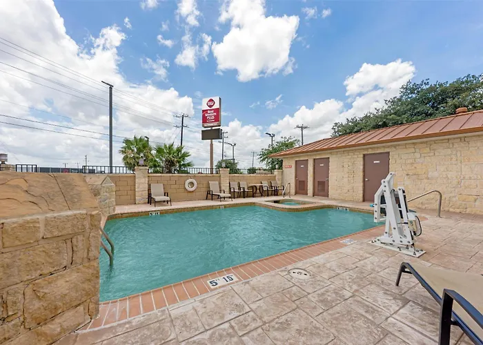 Best Western Plus San Antonio East Inn & Suites