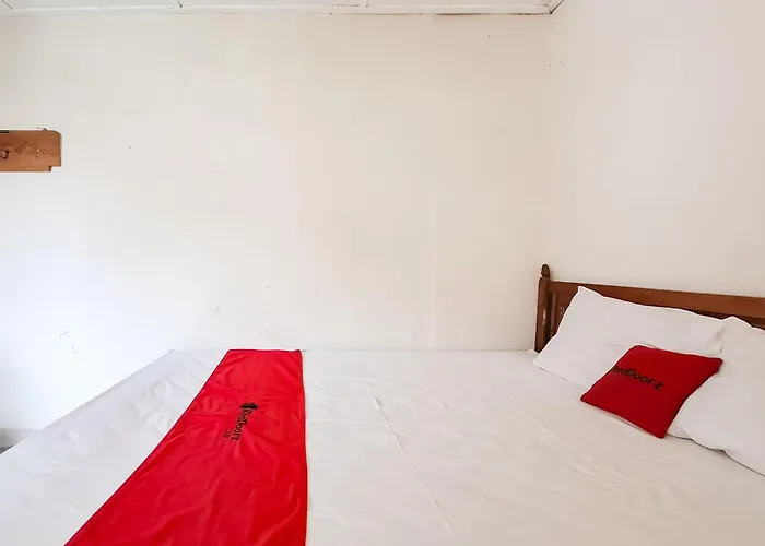 Reddoorz Hotel Tejomoyo Near Bukit Sekipan Tawangmangu