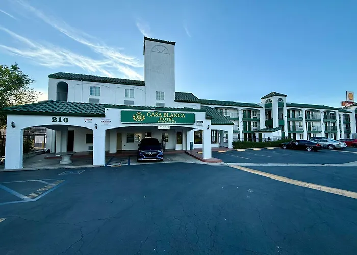 Casa Blanca Hotel - Corona