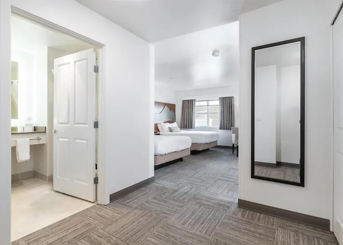 Marshall Suites Bainbridge Island, Surestay Collection By BW