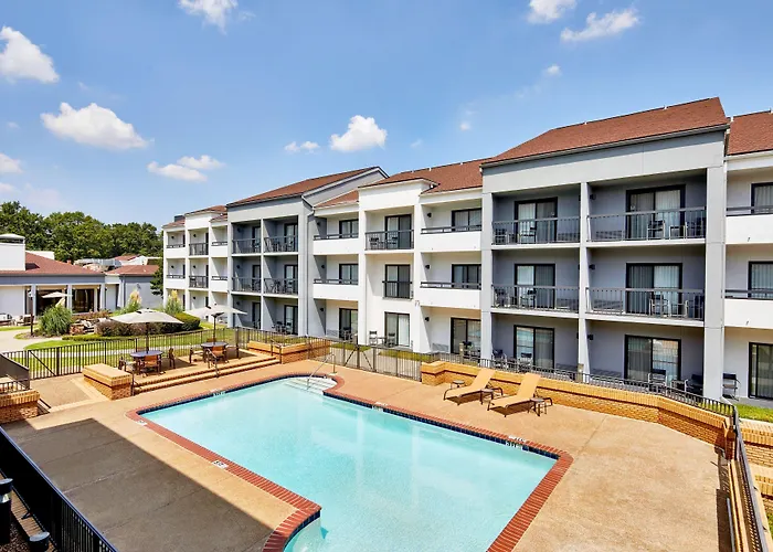 Courtyard By Marriott Memphis East/Park Avenue
