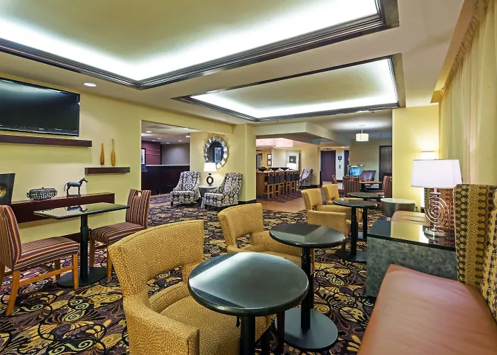 Hampton Inn I-10 & College Drive