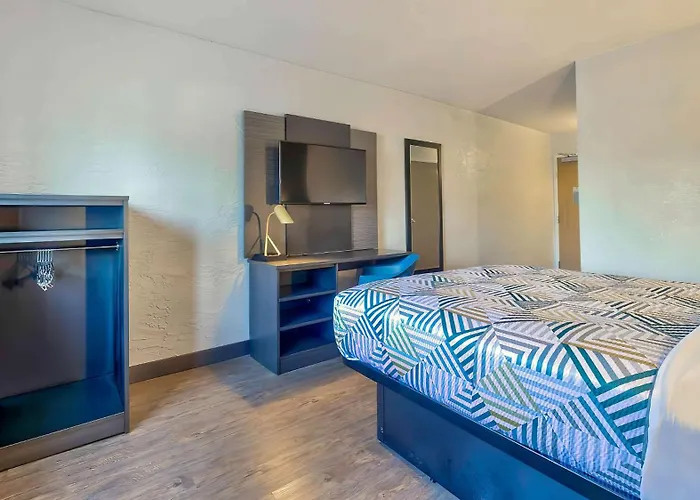 Motel 6-Milwaukee, Wi - Glendale
